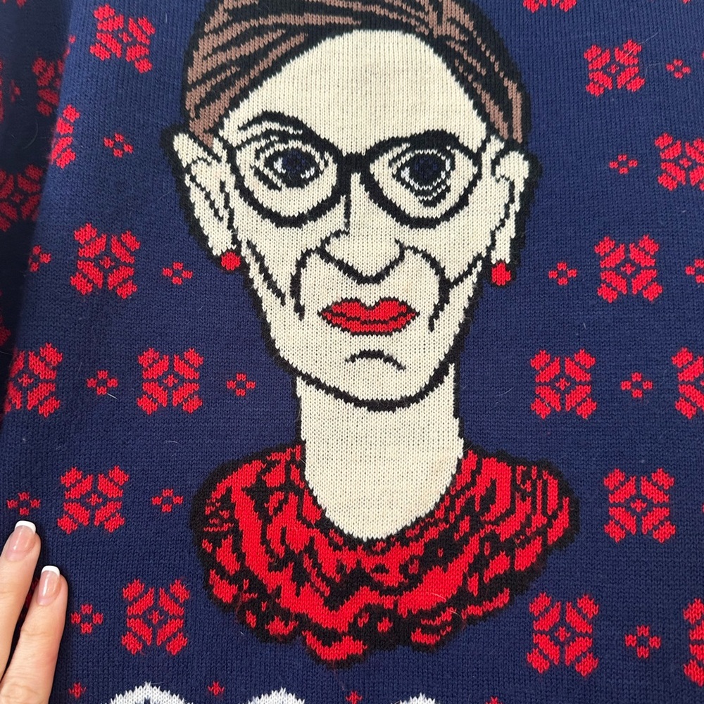 RBG Navy and Red Graphic Christmas sweater Sweater sz Lrg